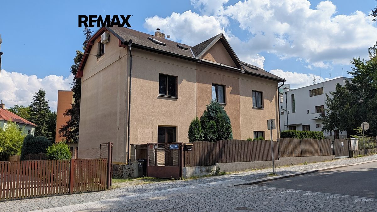 Prodej rodinného domu 239 m², pozemek 342 m²
