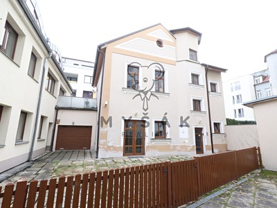 Pronájem kanceláře 65 m²