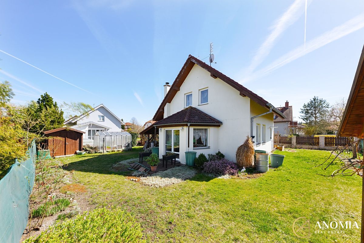Prodej rodinného domu 103 m², pozemek 460 m² – fotografie 2