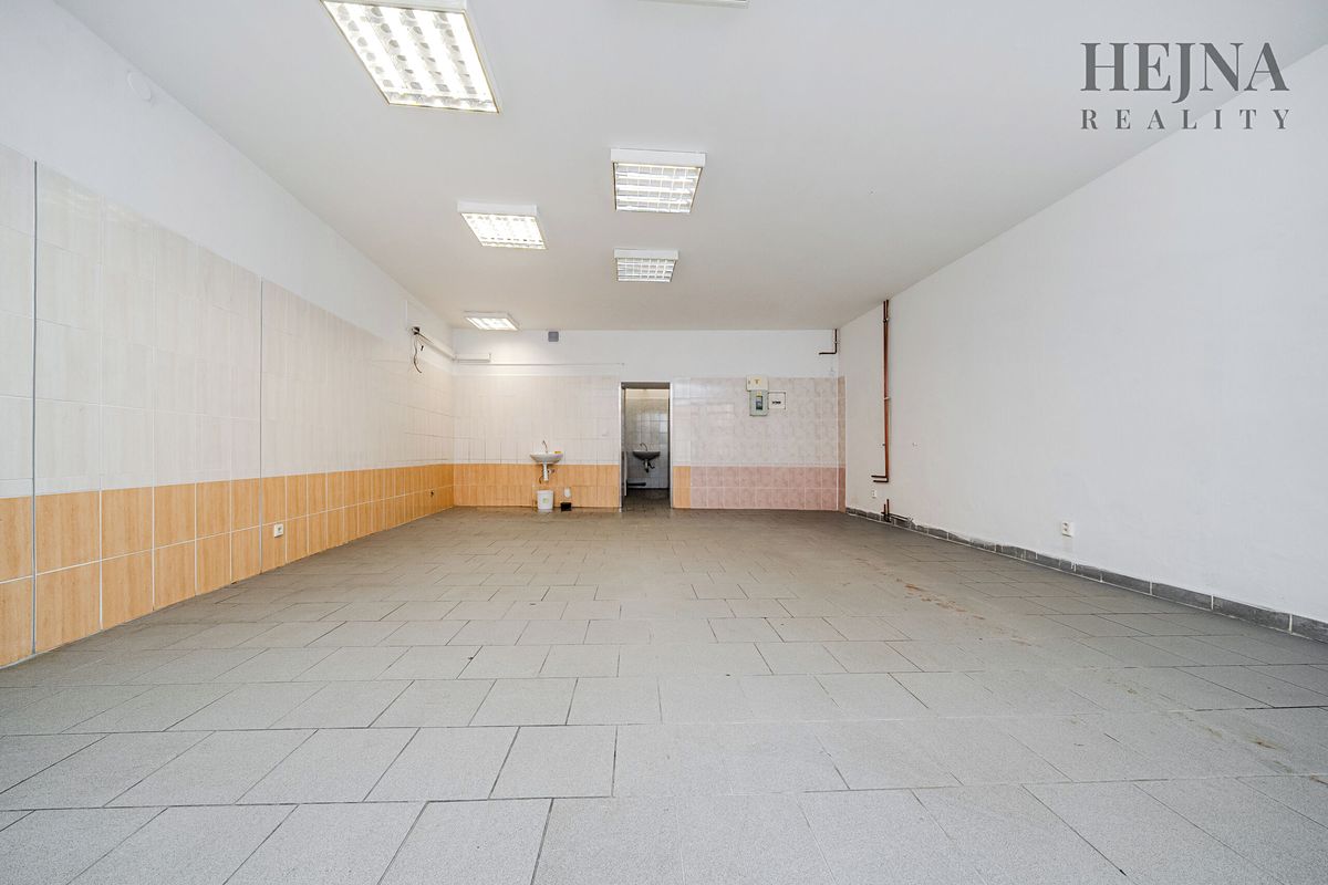 Pronájem obchodního prostoru 67 m² – fotografie 3