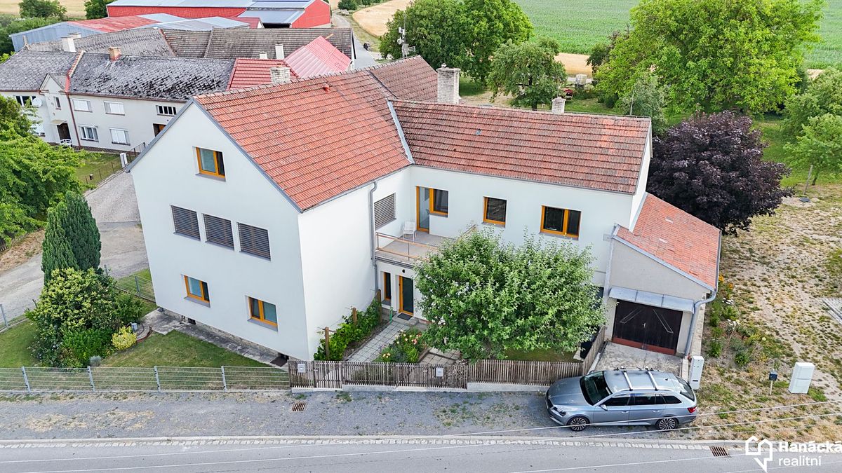 Prodej rodinného domu 345 m², pozemek 1131 m²