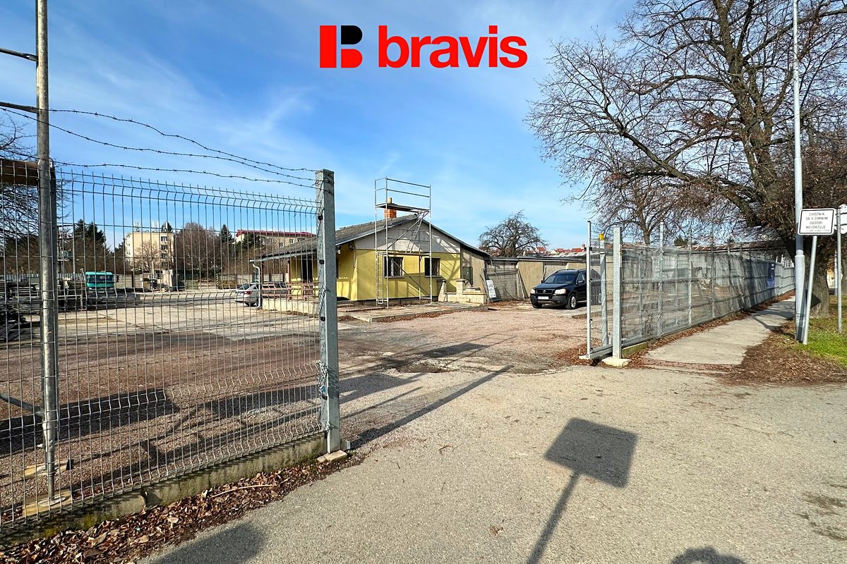 Pronájem komerčního pozemku 1850 m² – fotografie 3