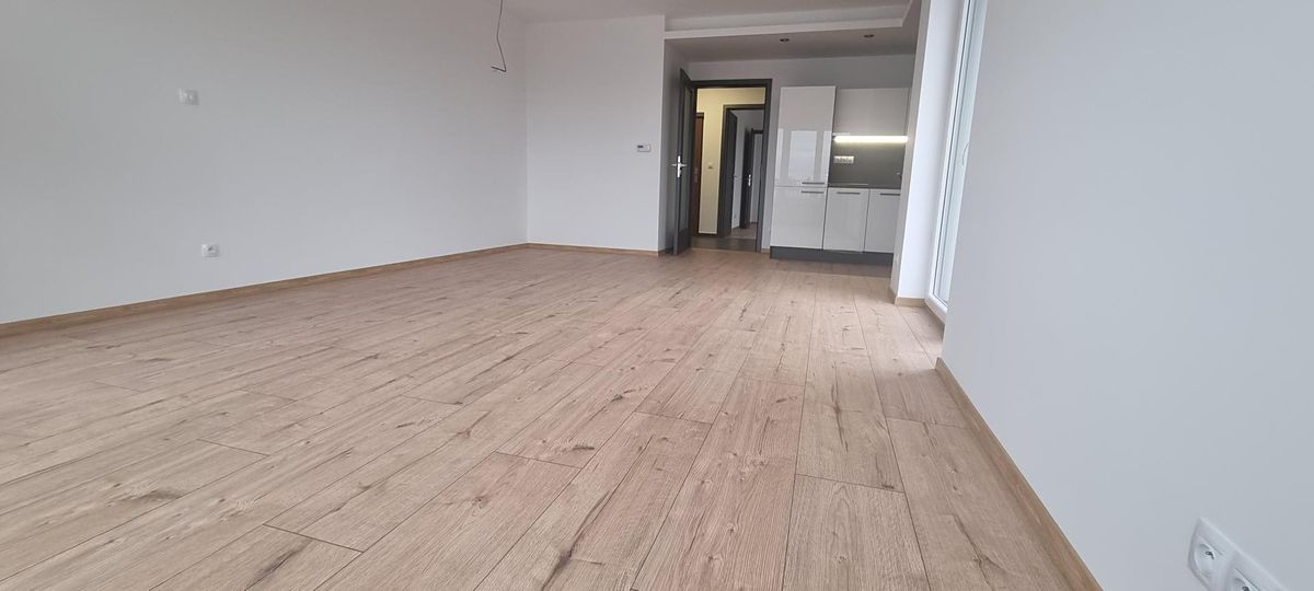 Pronájem bytu 2+kk 63 m² – fotografie 2