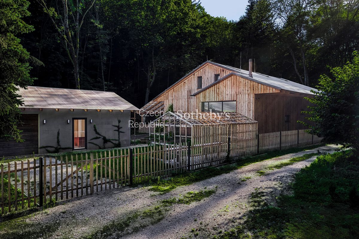 Prodej chaty 270 m², pozemek 2200 m² – fotografie 2