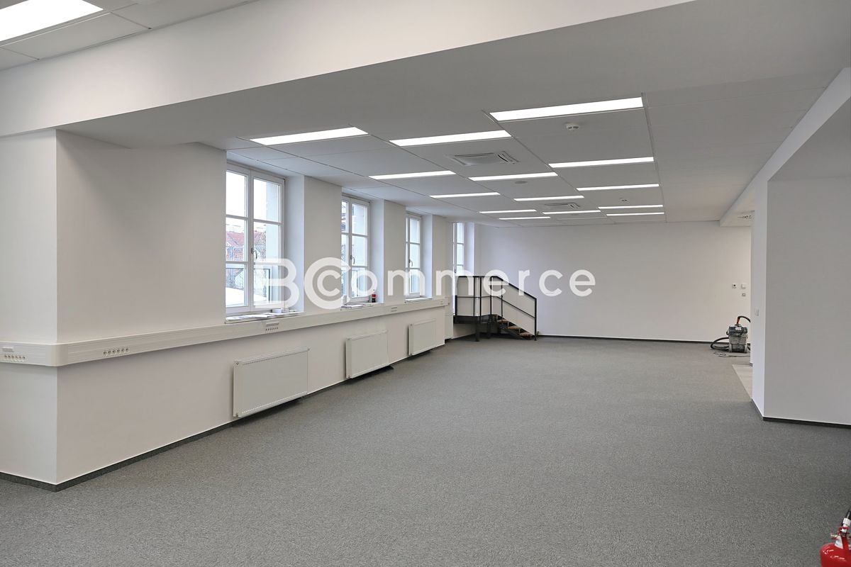 Pronájem kanceláře 153 m² – fotografie 4