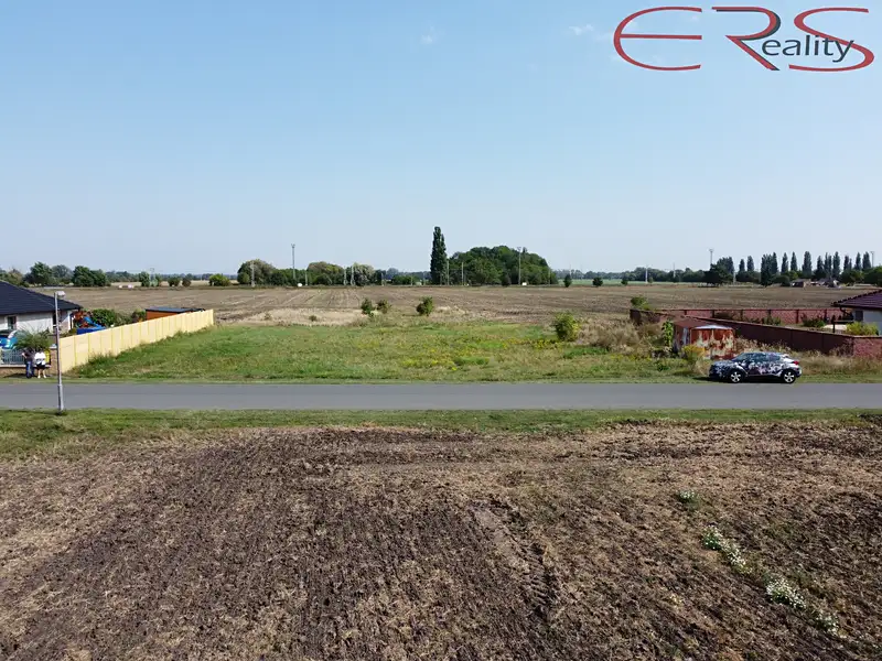 Prodej stavebního pozemku 49984 m², Velim – náhled fotky 1