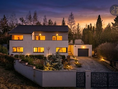 Prodej  vily 346 m², pozemek 1 077 m²