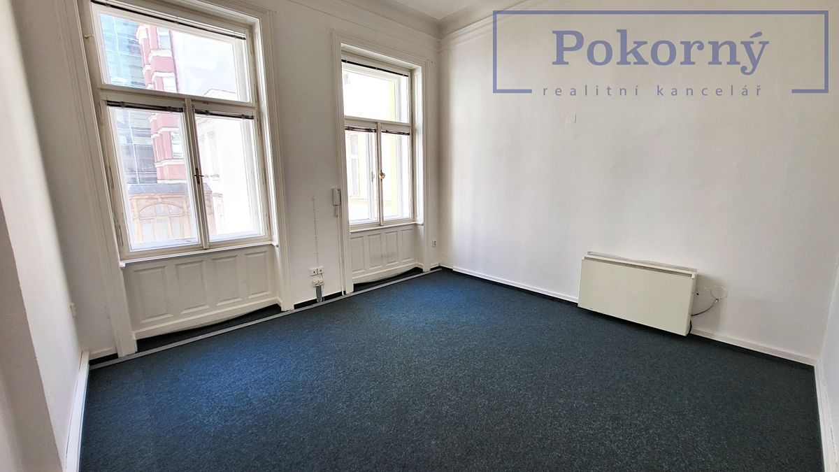 Pronájem kanceláře 200 m² – fotografie 5