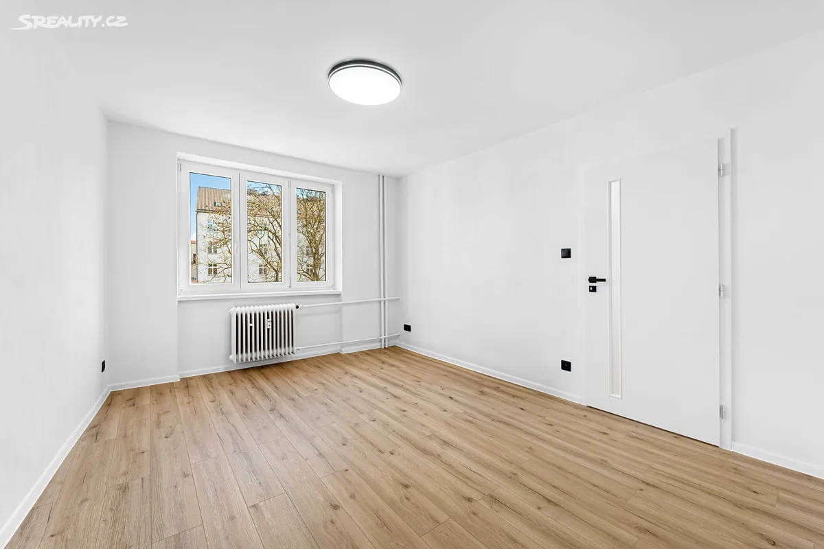 Prodej bytu 2+kk 47 m² – pohled 2