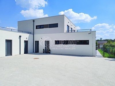 Pronájem bytu 4+kk 106 m²