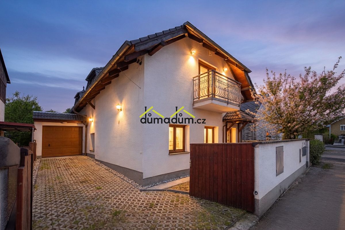 Prodej rodinného domu 450 m², pozemek 400 m² – fotografie 2