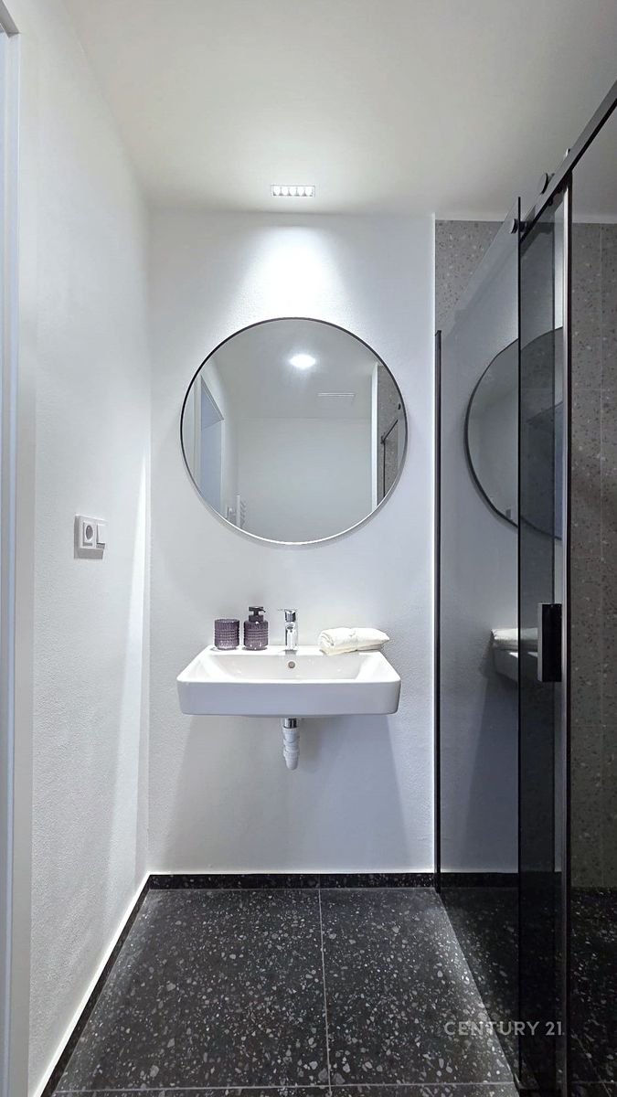 Pronájem bytu 1+kk 35 m² – fotografie 2