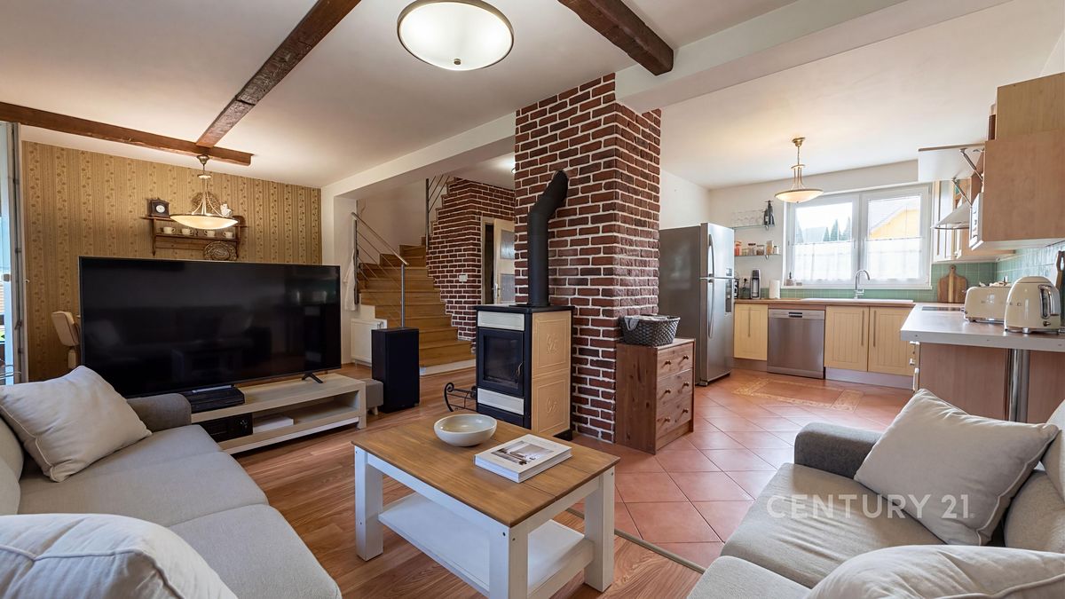 Prodej rodinného domu 112 m², pozemek 469 m² – fotografie 2