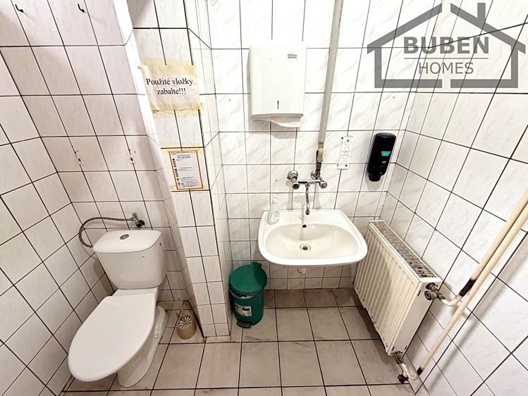 Prodej komerčního prostoru, 1 084 m² (47 z 85)