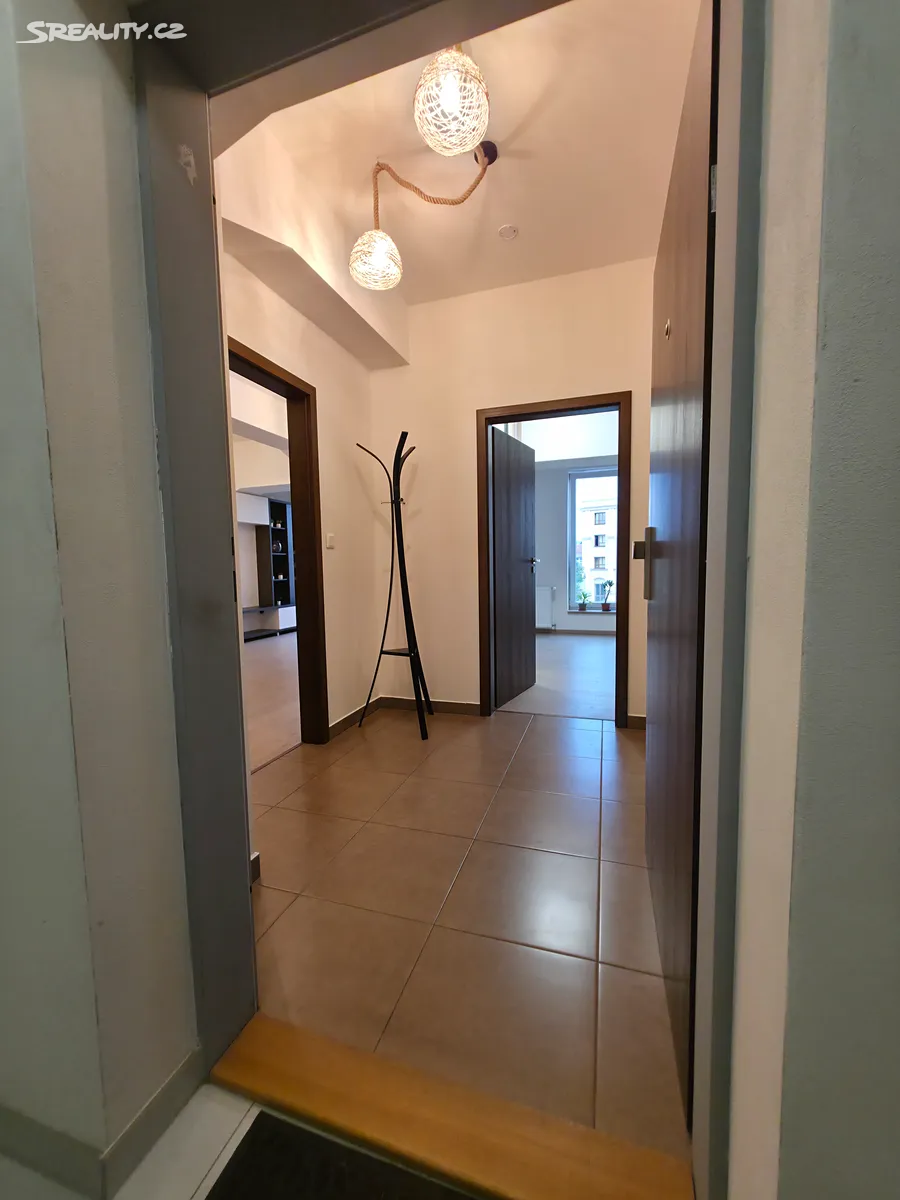 Pronájem bytu 2+kk 44 m² – pohled 4