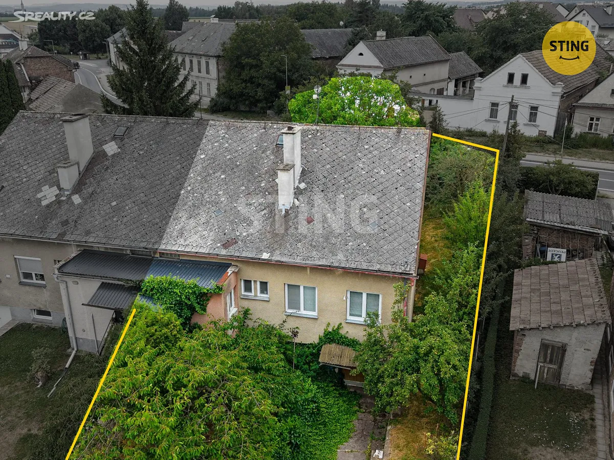 Prodej rodinného domu 200 m², pozemek 944 m² – pohled 2