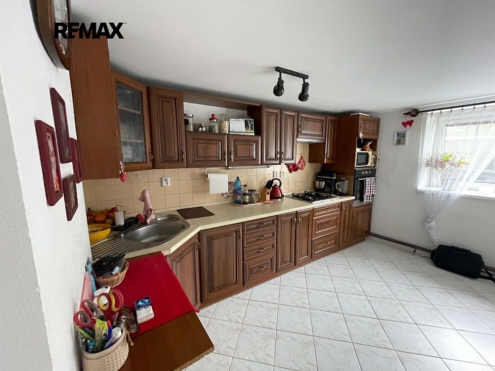 Prodej rodinného domu 177 m², pozemek 379 m² – fotografie 4