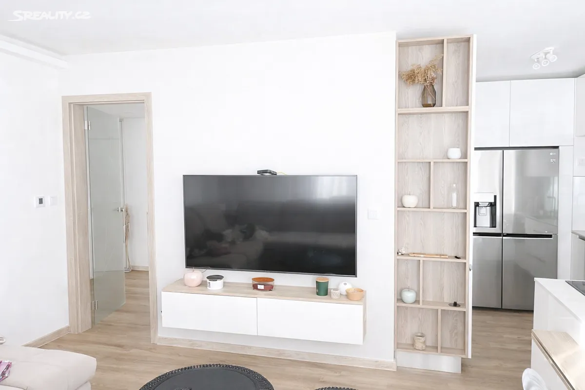 Pronájem bytu 2+kk 65 m² – pohled 4