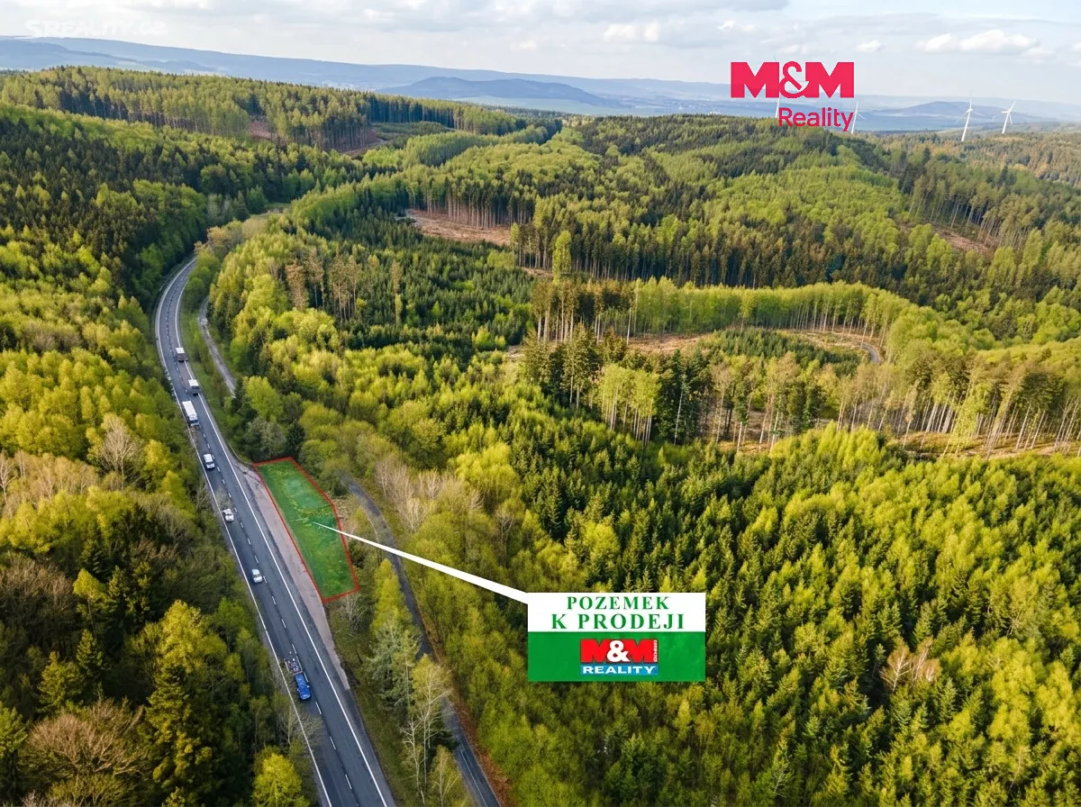 Prodej komerčního pozemku 900 m², Gruna