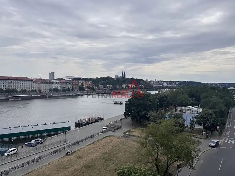 Prodej bytu 3+1 101 m², Praha – náhled fotky 1