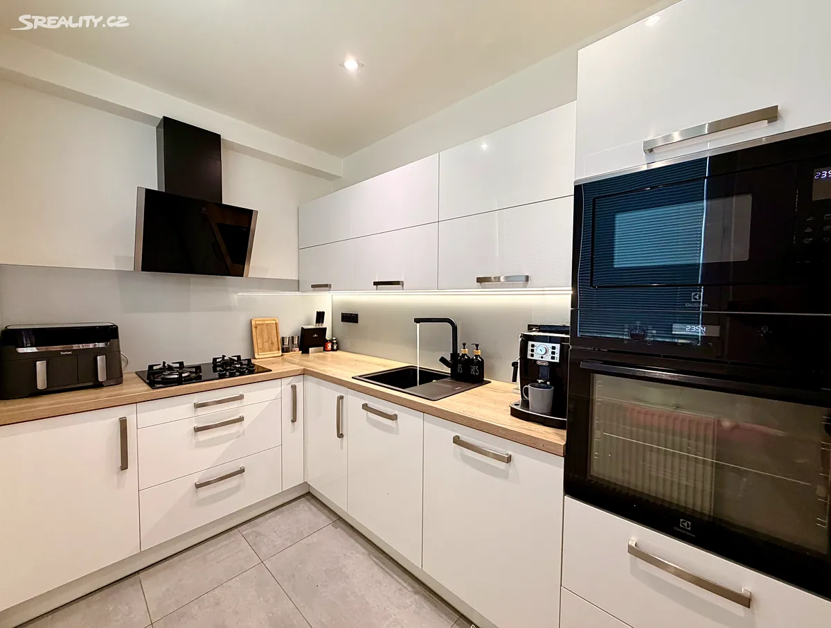 Pronájem bytu 2+1 55 m², Ostrava