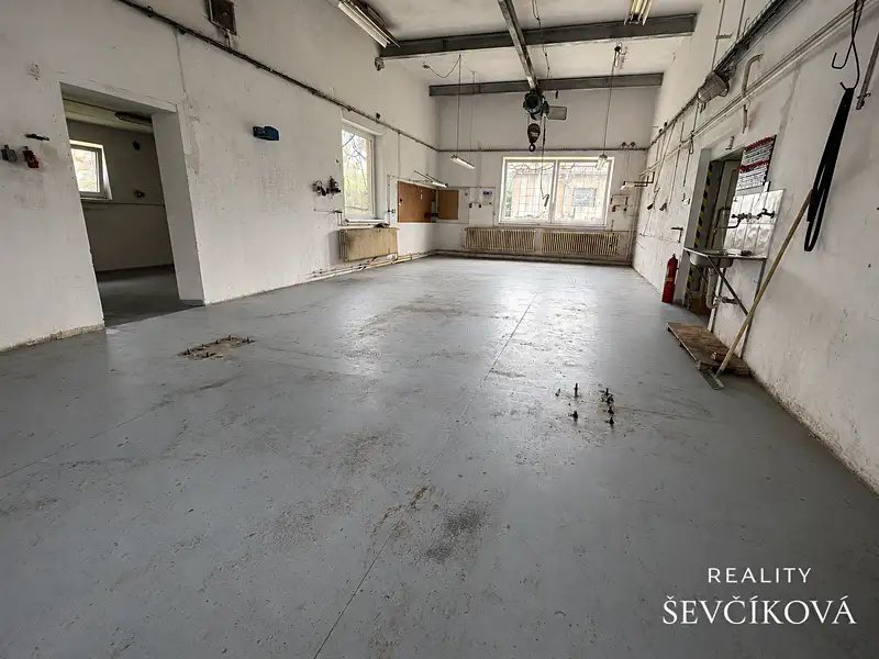 Pronájem komerční nemovitosti 170 m², Hradec Králové – náhled fotky 2