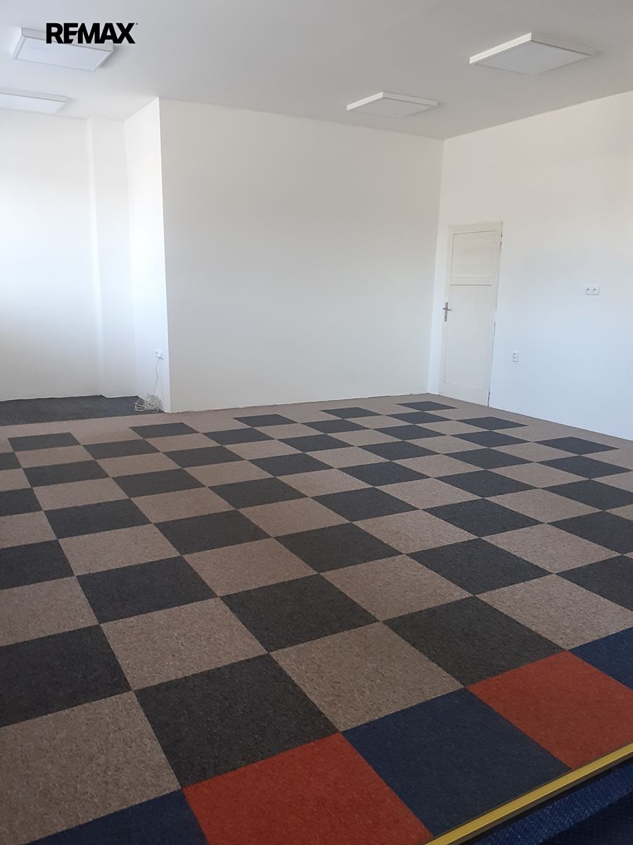Pronájem komerční nemovitosti 89 m² – fotografie 2