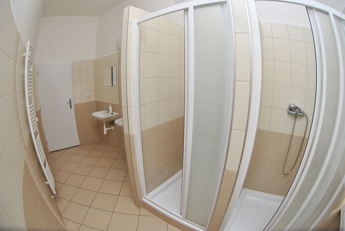 Pronájem bytu pokoje 127 m² – fotografie 3
