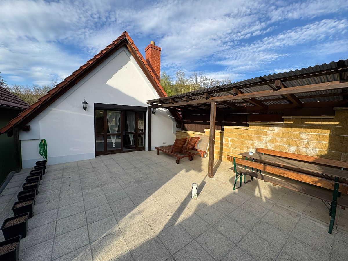 Prodej chalupy 130 m², pozemek 150 m² – fotografie 2