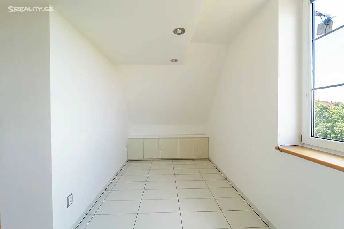 Prodej bytu 4+kk 173 m² – další