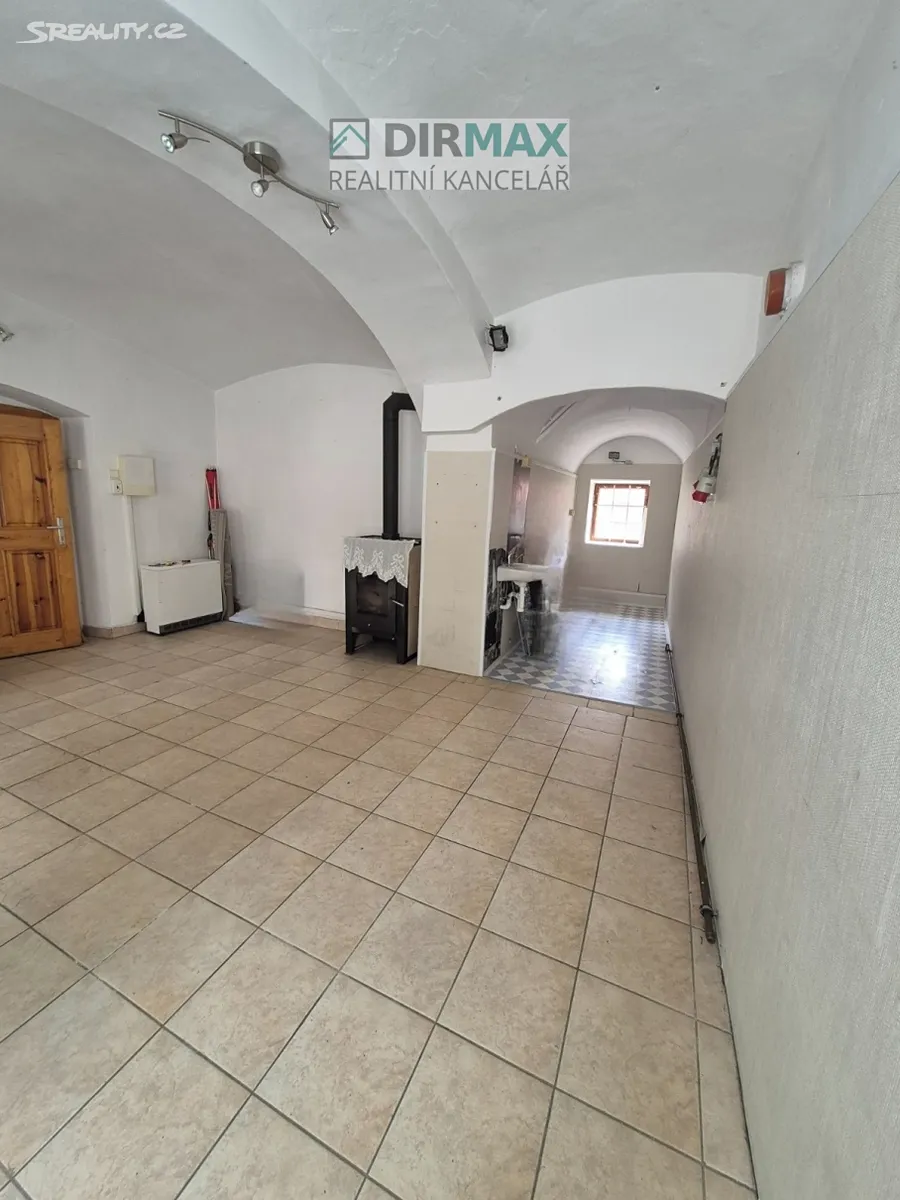 Prodej rodinného domu 292 m², pozemek 264 m² - View 4