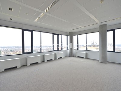 Pronájem kanceláře 322 m²
