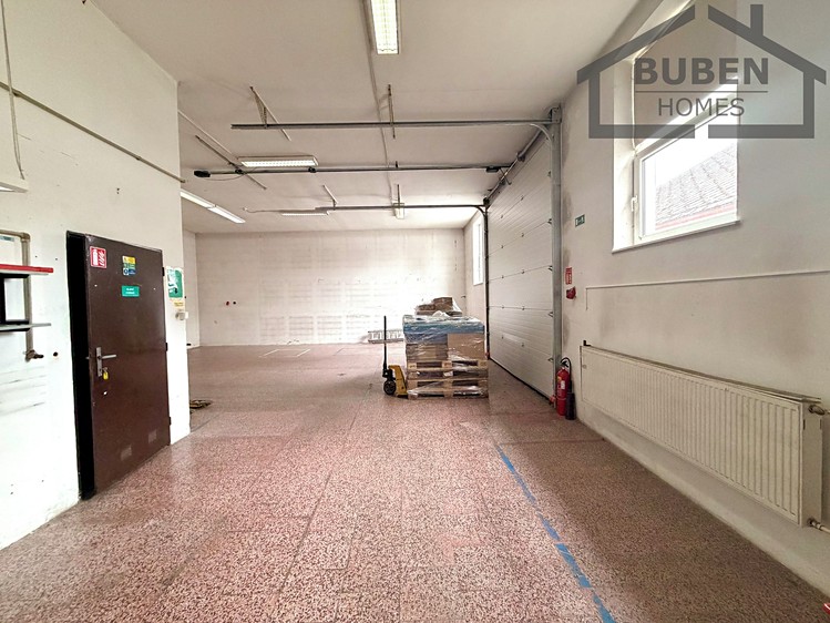 Prodej komerčního prostoru, 1 084 m² (75 z 85)