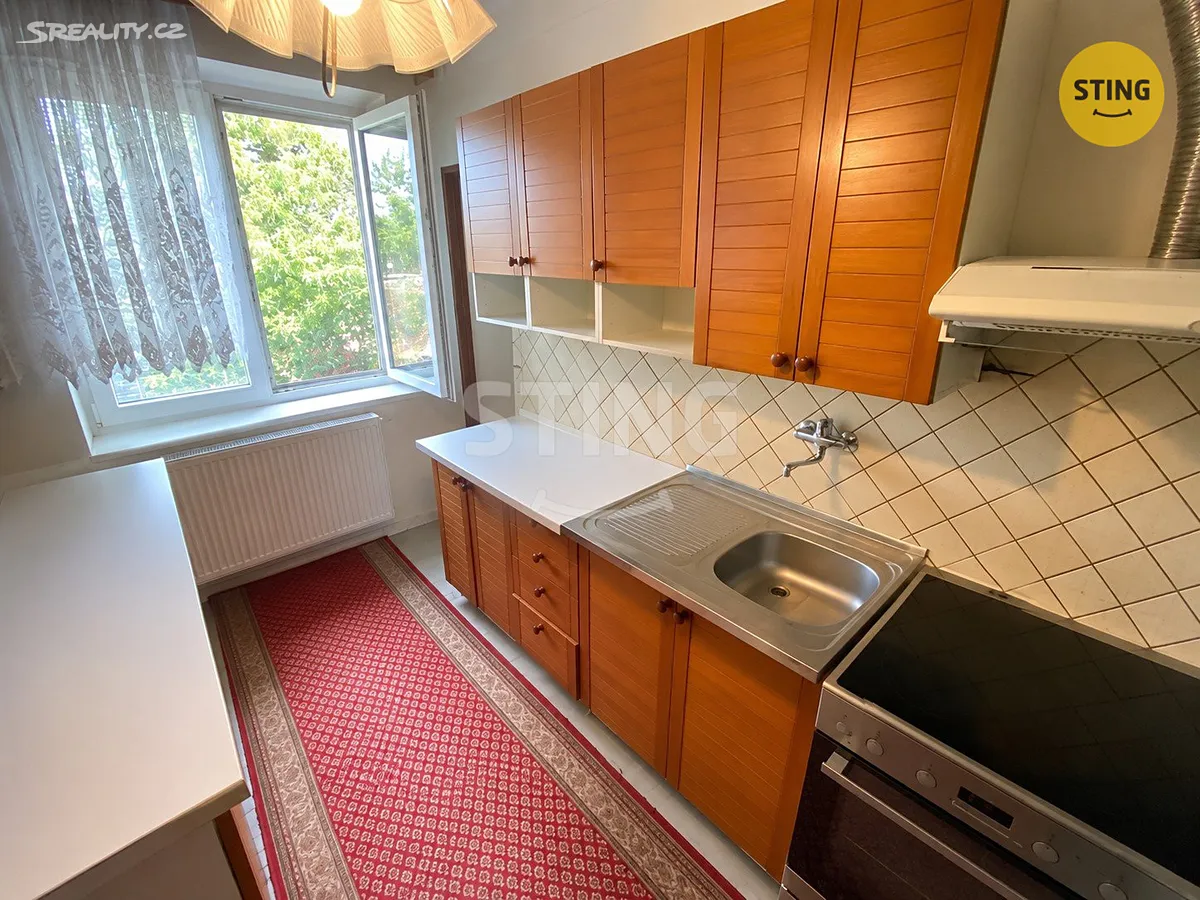 Prodej rodinného domu 200 m², pozemek 944 m² – pohled 4