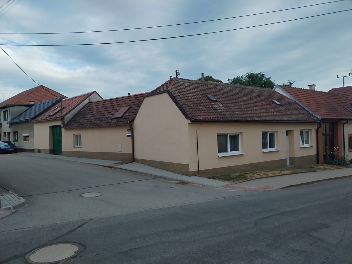 Prodej rodinného domu 120 m², pozemek 277 m² – fotografie 2