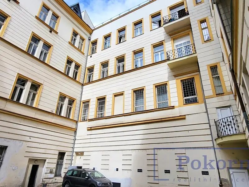 Pronájem kanceláře 200 m², Praha – náhled fotky 2