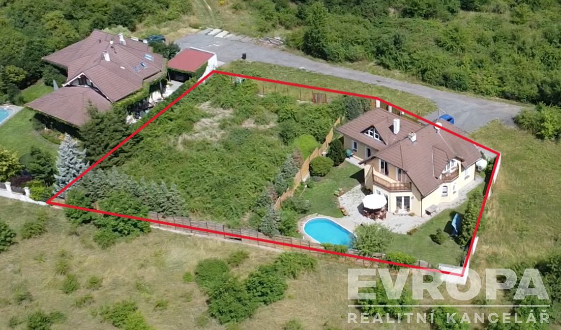 Prodej rodinného domu 231 m², pozemek 1600 m²
