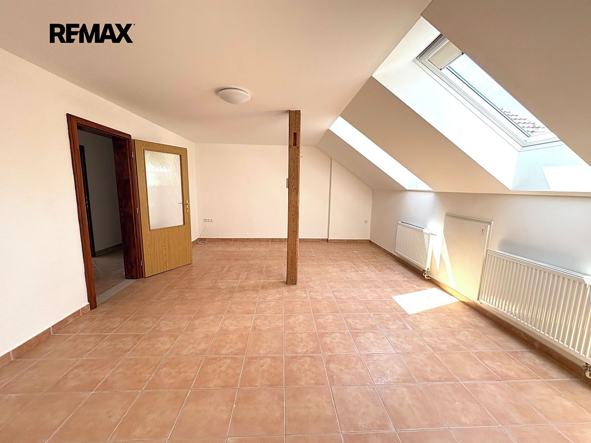 Pronájem bytu 3+kk 91 m² – fotografie 4