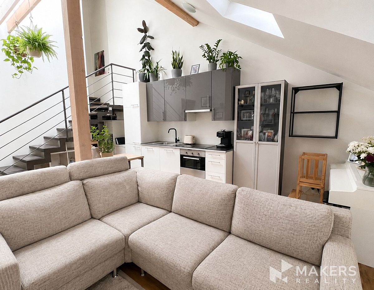 Pronájem bytu 4+kk 99 m²