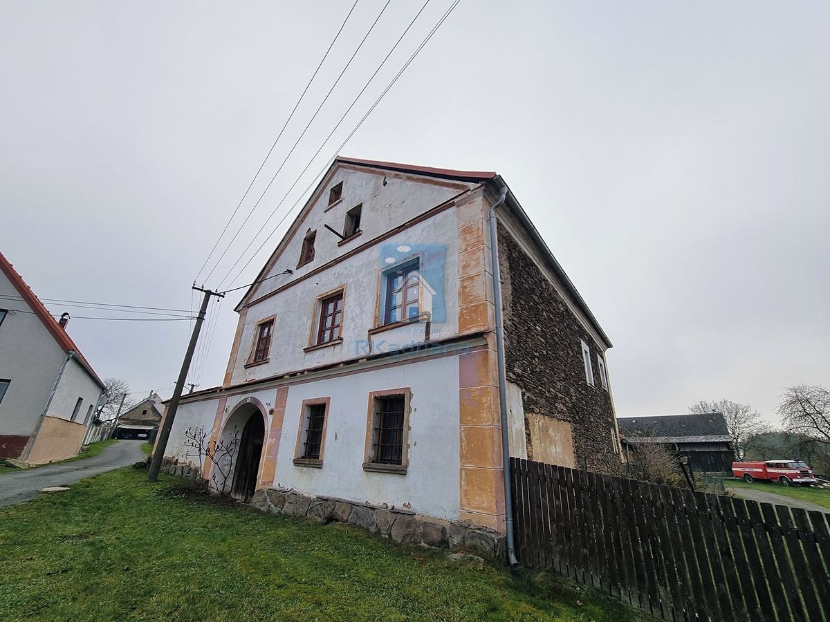 Prodej rodinného domu 600 m², pozemek 648 m²