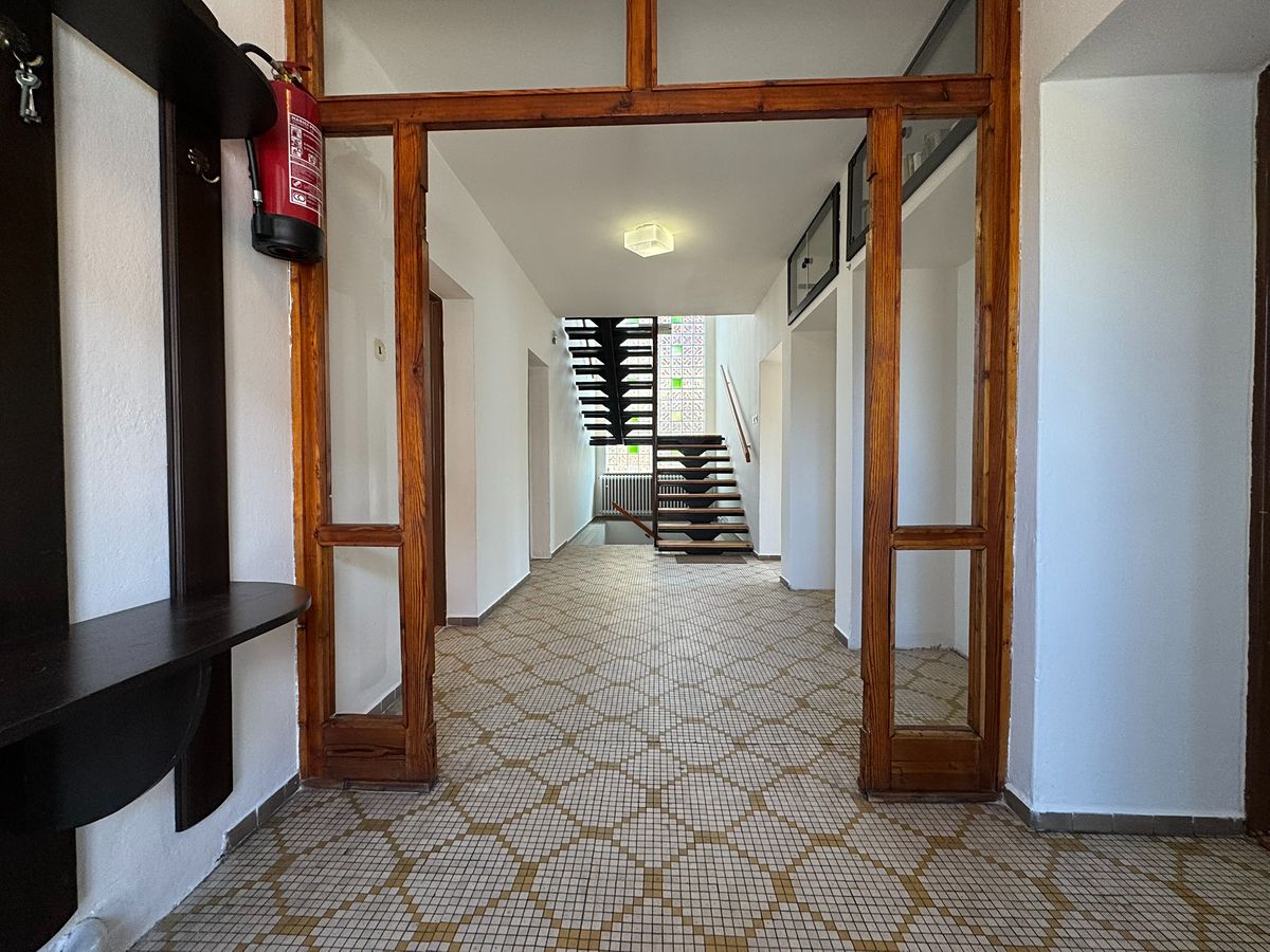 Prodej rodinného domu 214 m², pozemek 1328 m² – fotografie 4