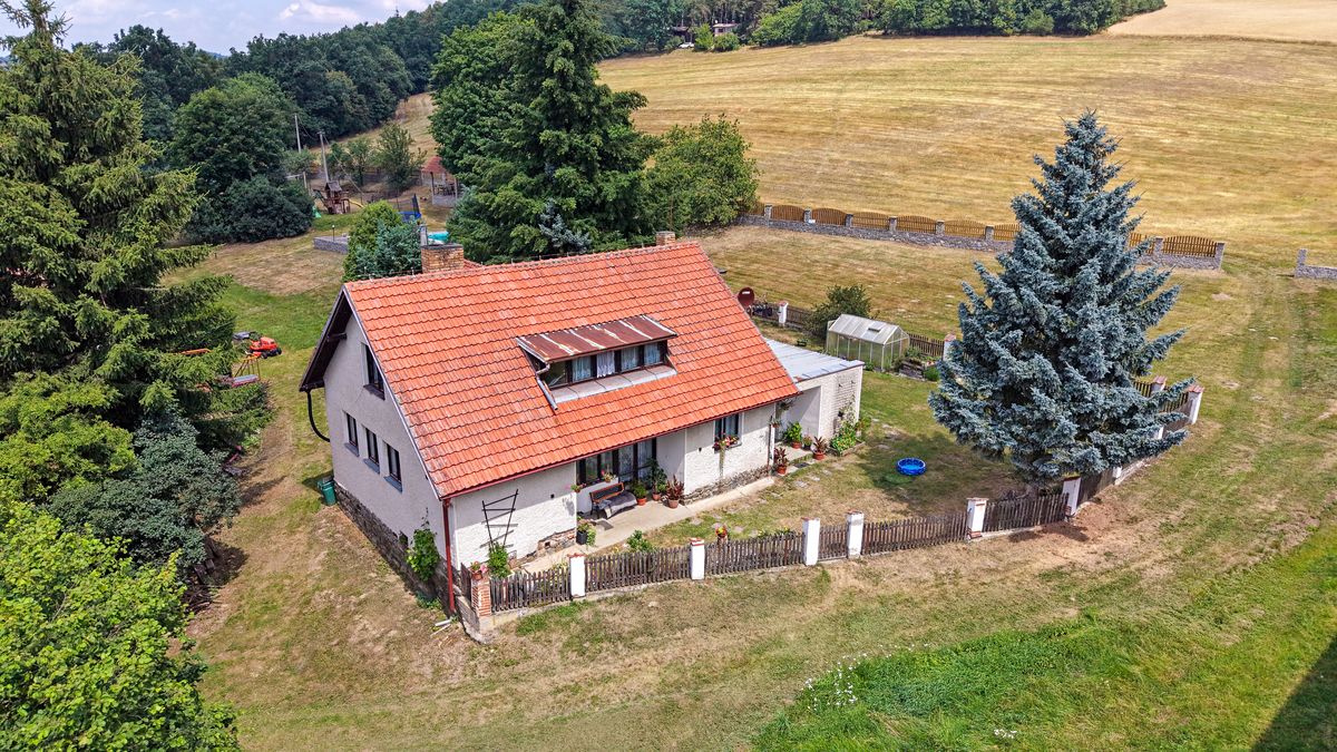 Prodej zemědělské usedlosti 550 m², pozemek 378010 m² – fotografie 4