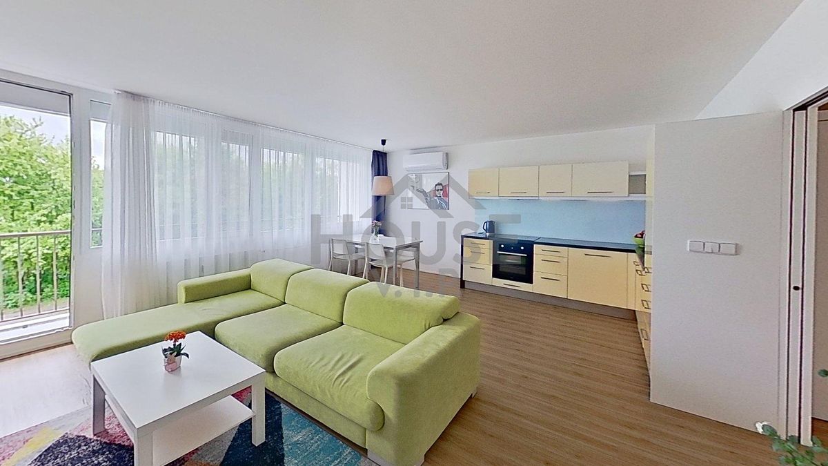 Prodej bytu 4+kk 92 m²