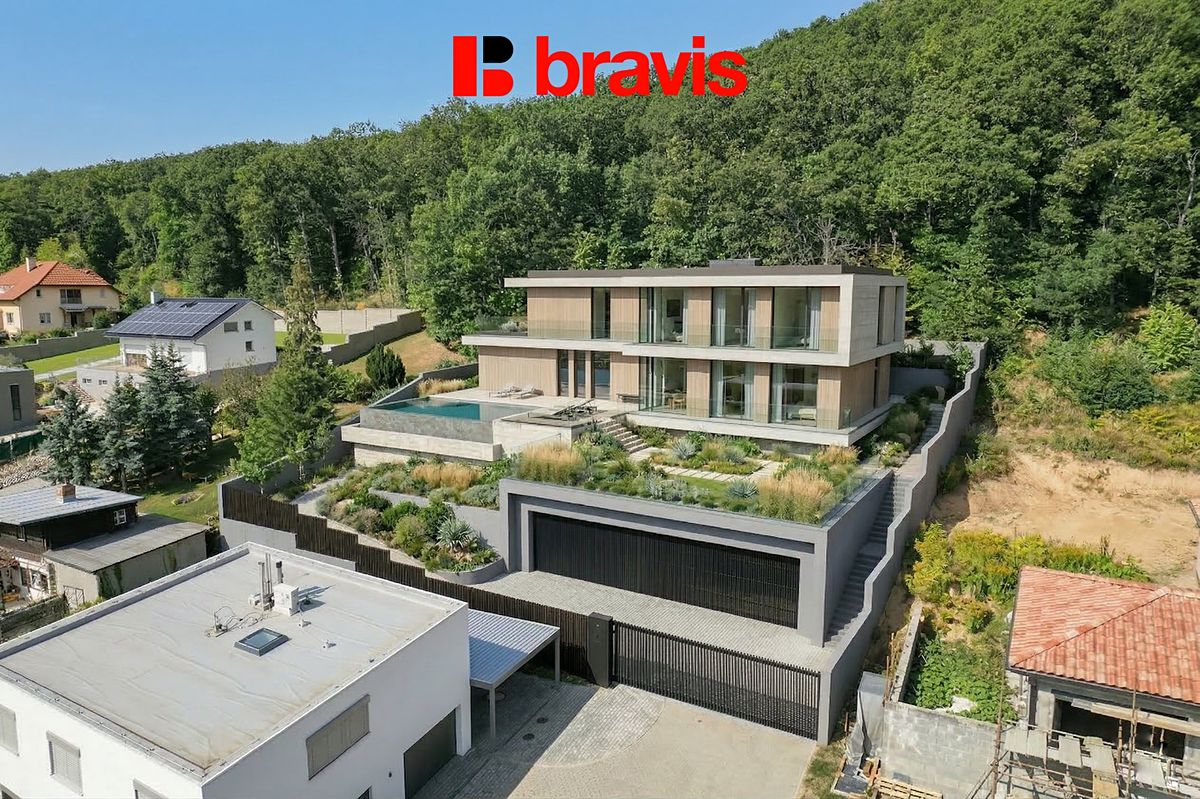 Prodej stavebního pozemku 1322 m² – fotografie 2