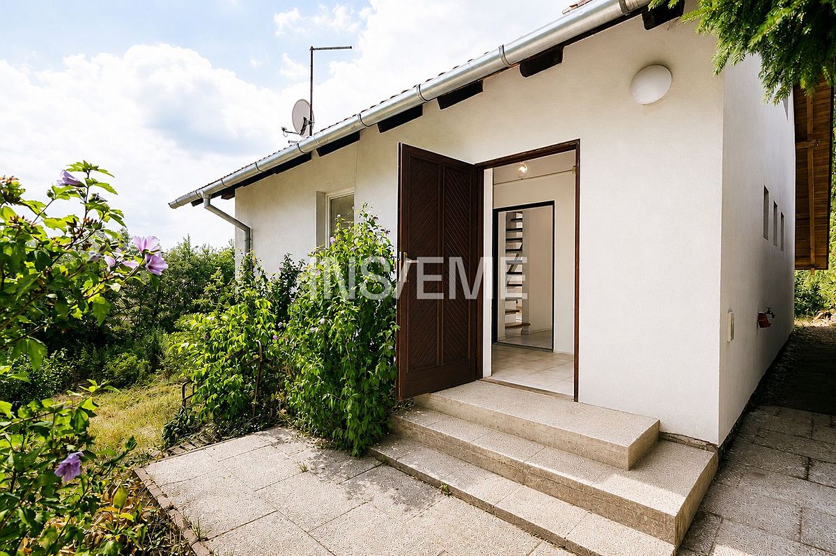 Prodej rodinného domu 150 m², pozemek 2768 m² – fotografie 2