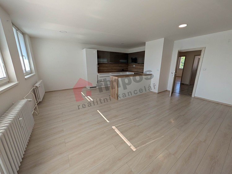Pronájem bytu 3+kk, 76 m² (3 z 14)
