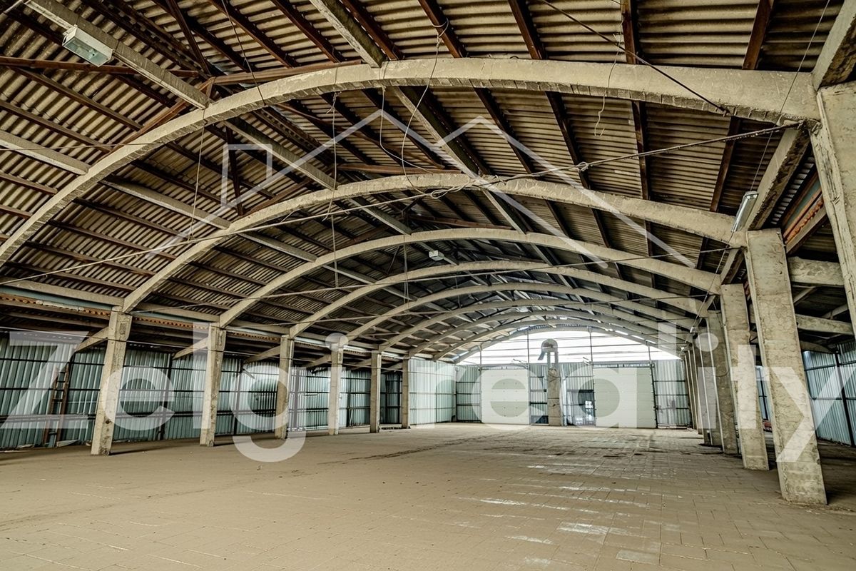 Pronájem skladového prostoru 1000 m² – fotografie 2
