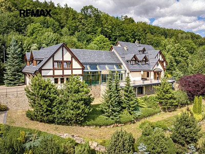 Prodej  vily 1 200 m², pozemek 4 840 m²