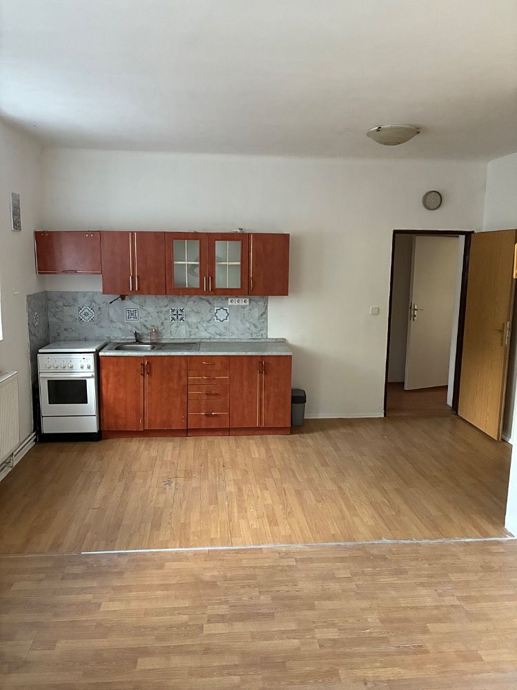 Pronájem bytu 1+kk 34 m² – fotografie 2