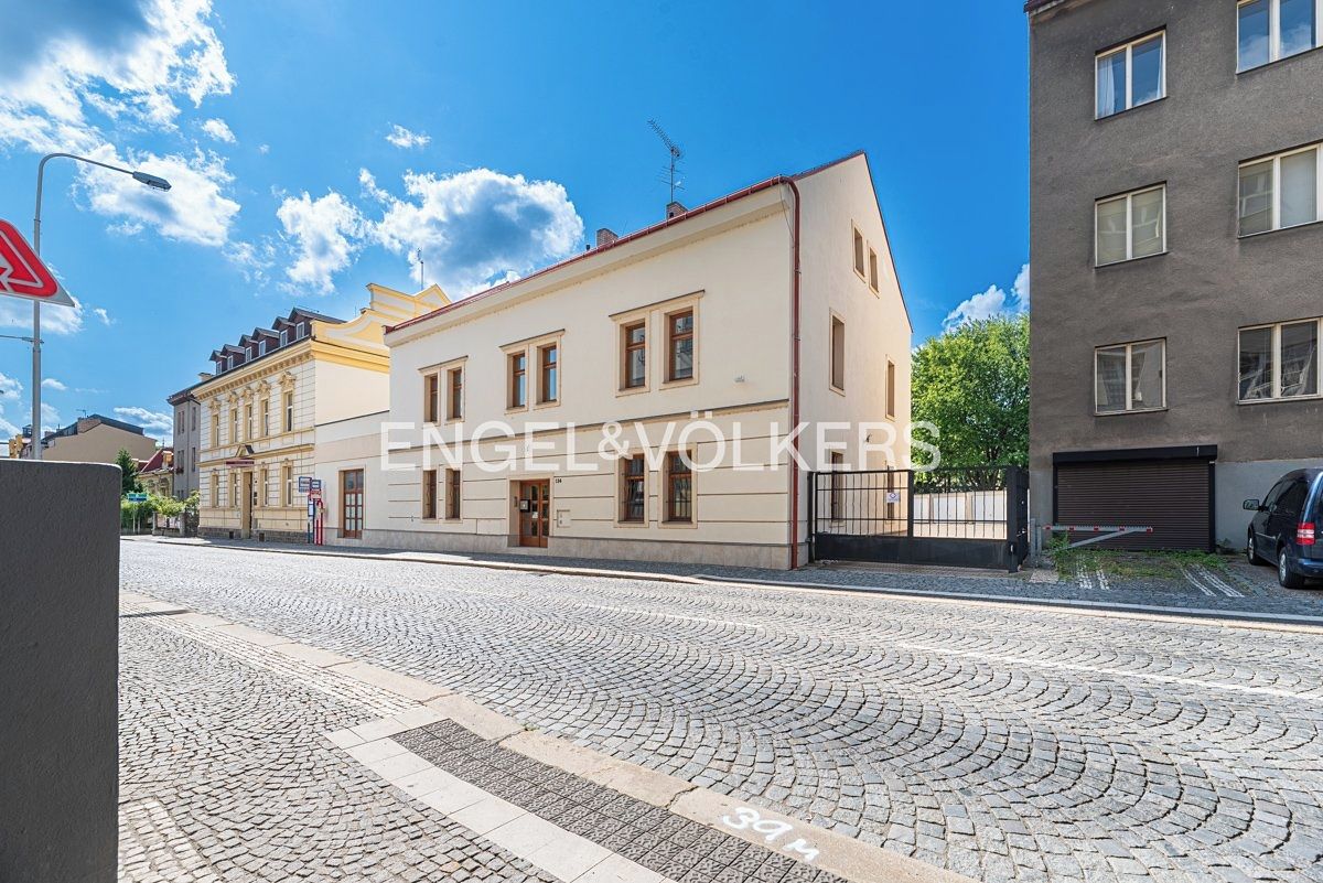 Prodej komerční nemovitosti 873 m²